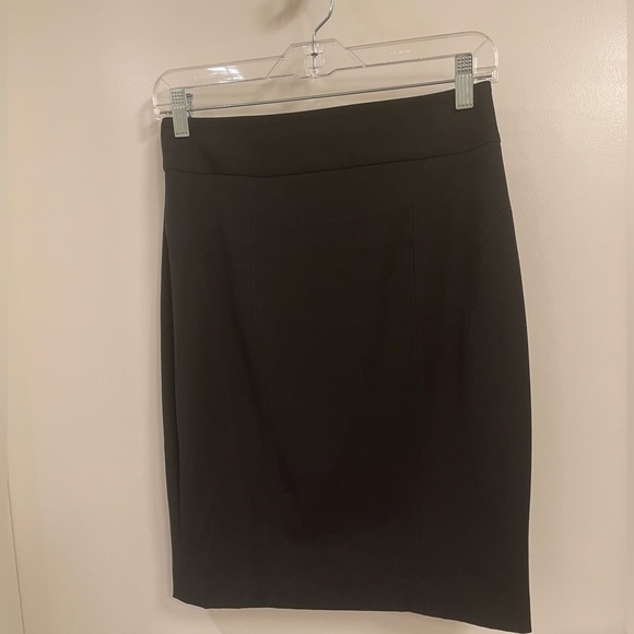 Express Pencil Skirt. Size 4 - Picture 13 of 13